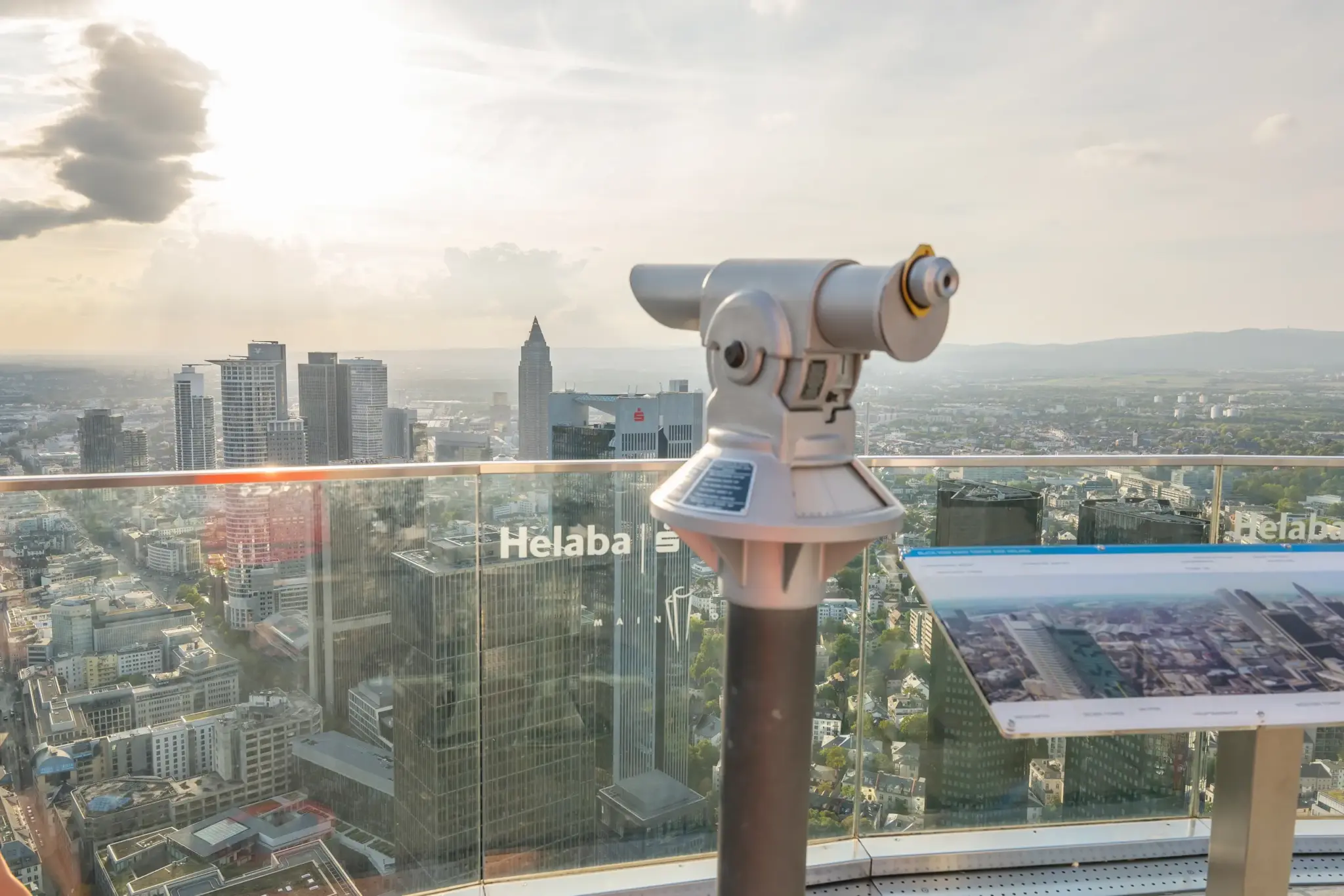 Frankfurt_MainTower_1065211__c__visitfrankfurt_Isabela_Pacini-scaled